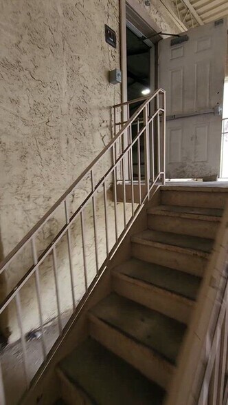 More Photos Of 730 N Main St, Waterbury Warehouse For Lease