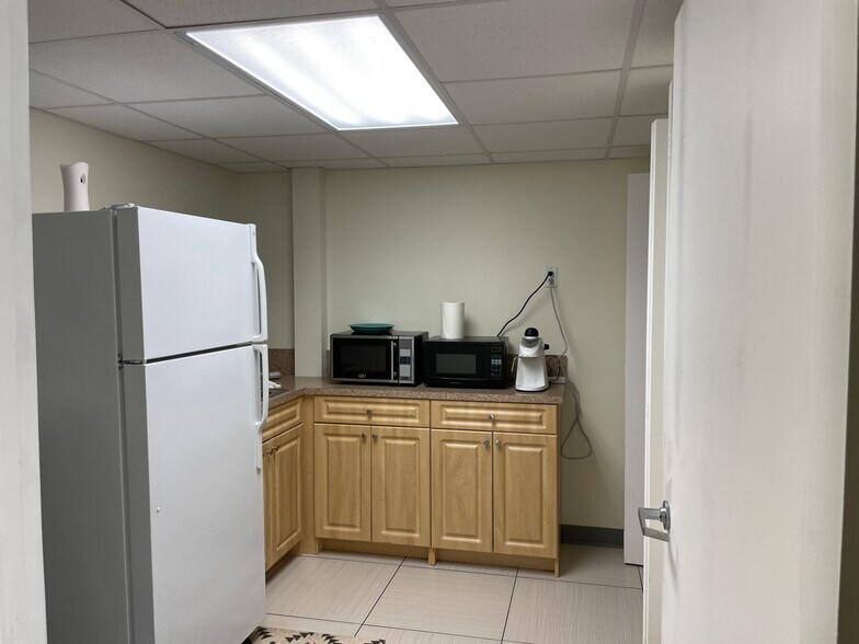 More Photos Of 16115 SW 117th Ave, Miami Showroom For Sale