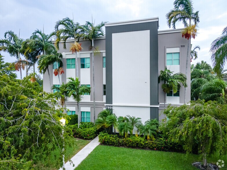 More Photos Of 7951 SW 6th St, Plantation Office For Lease