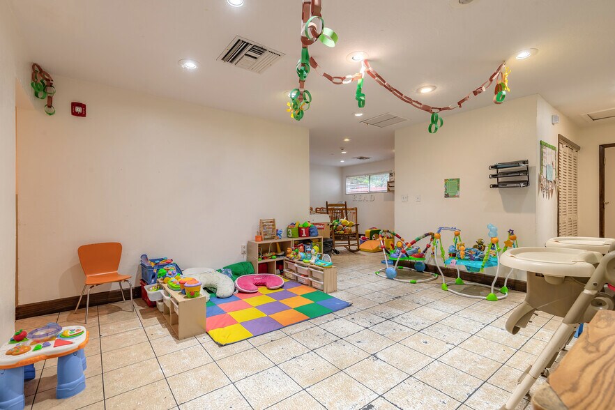 More Photos Of 1087 Mason Ave, Daytona Beach Medical For Sale