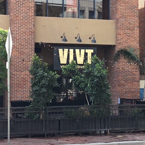 More Photos Of 414-416 W 4th St, Santa Ana Office For Sale