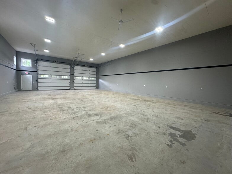 More Photos Of 169 Norwich Rd, Plainfield Warehouse For Sale