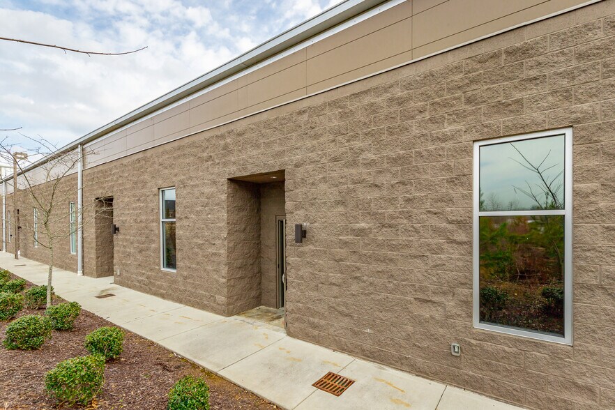 More Photos Of 5945 Elementary Way, Ooltewah Storefront Retail Office For Lease