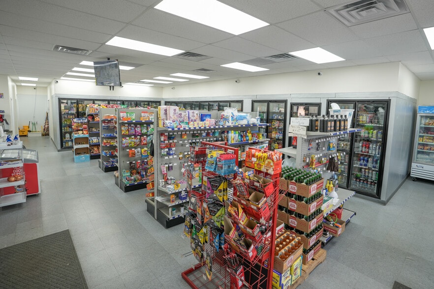 More Photos Of 11 Wichita Dr, Nicholasville Storefront Retail Office For Lease
