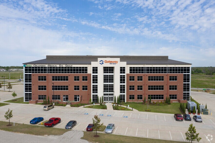 More Photos Of 244 S Gateway Pl, Jenks Office For Lease
