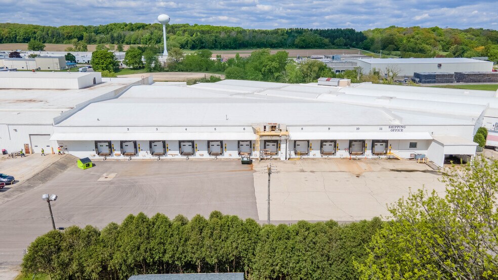 More Photos Of 403 Degner Ave, Mayville Manufacturing For Lease