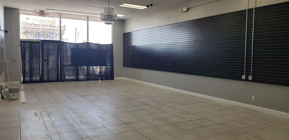 More Photos Of 4211 W Sahara Ave, Las Vegas Storefront Retail Office For Sale