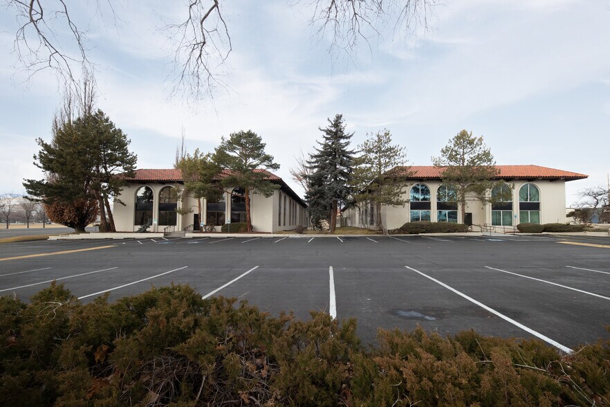 More Photos Of 1000-1070 E William St, Carson City Office For Sale