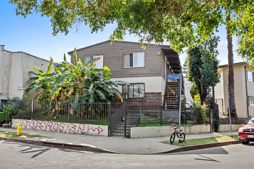 More Photos Of 2334 Valley St, Los Angeles Apartments For Sale