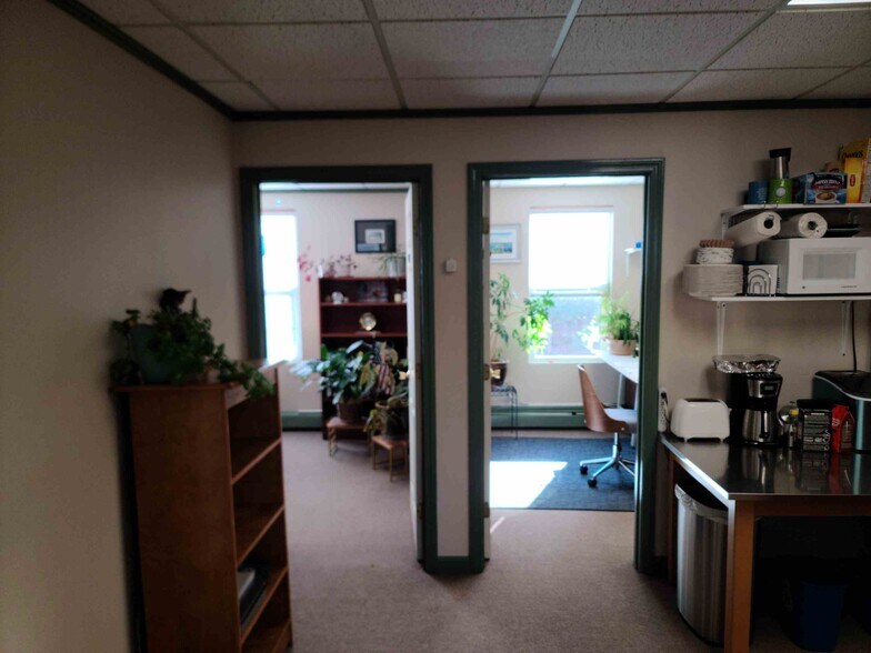 More Photos Of 114 State Rd, Sagamore Beach Warehouse For Lease