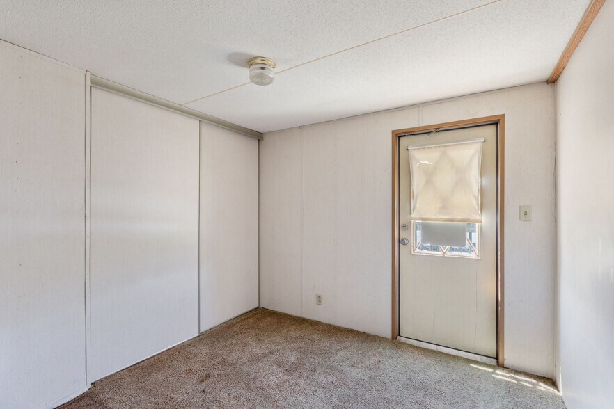 More Photos Of 993 S Hanover St, Pottstown Service For Sale