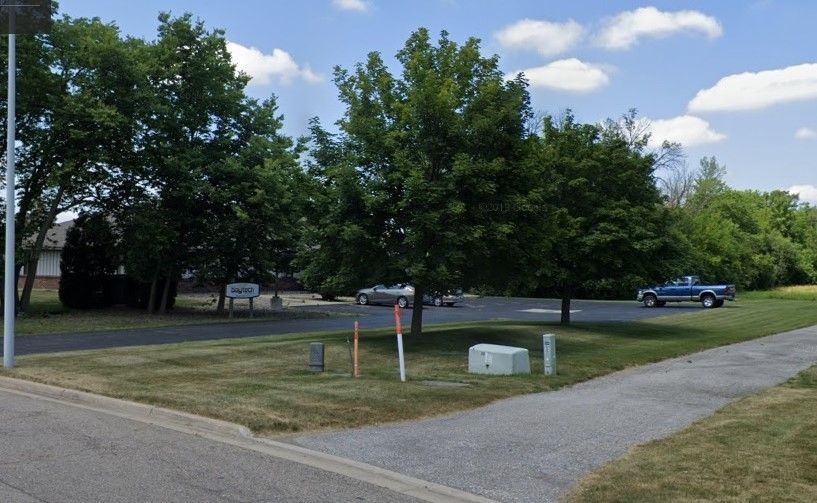 More Photos Of 820 Bridgeview N, Saginaw Office For Sale