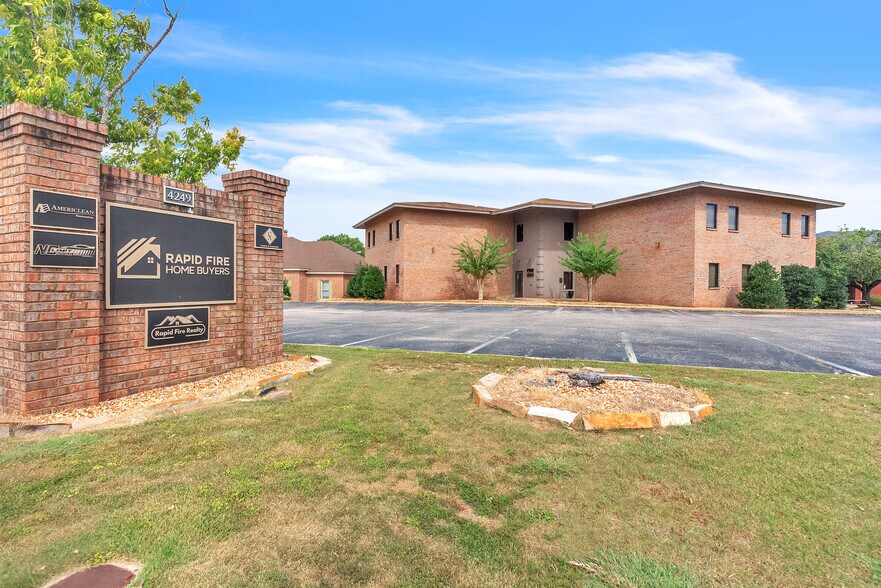 Primary Photo Of 4249 Lomac St, Montgomery Medical For Lease