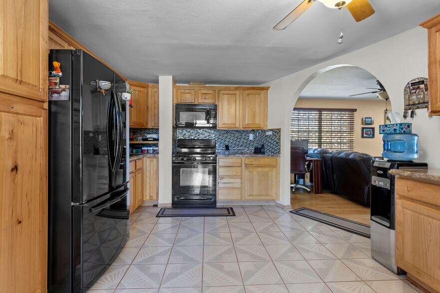 More Photos Of 1101 So White Sands Blvd, Alamogordo Hotel For Sale