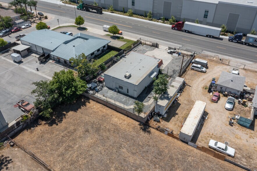 More Photos Of 2436 5th St, Highland Warehouse For Sale