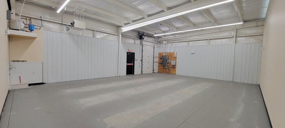 More Photos Of 850 Gordon Nagle Trl, Pottsville Storefront For Lease
