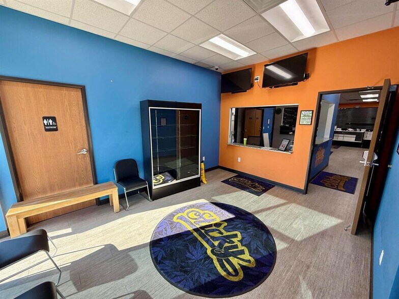 More Photos Of 228 North Ave, Battle Creek Freestanding For Sale