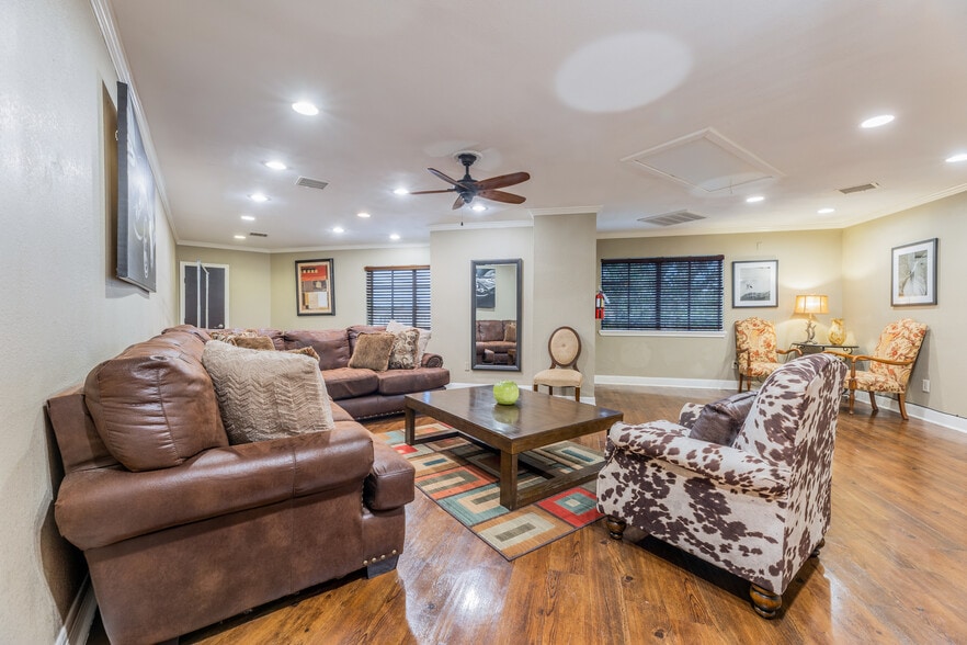 More Photos Of 6303 Beverlyhill St, Houston Lodge Meeting Hall For Sale