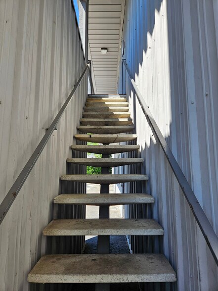 More Photos Of 2309 W Alpine Ave, Stockton Office For Lease