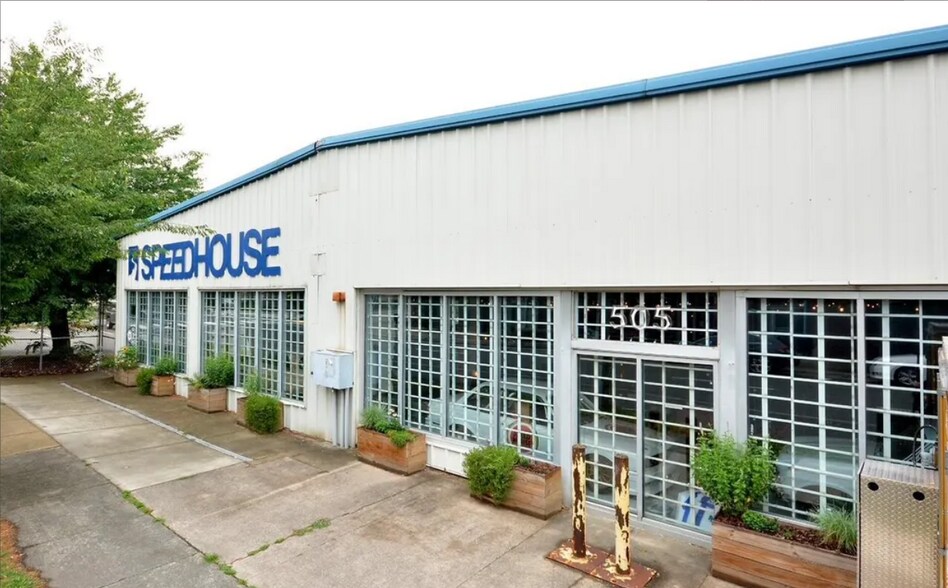 More Photos Of 501 Mangum st, Durham Freestanding For Sale