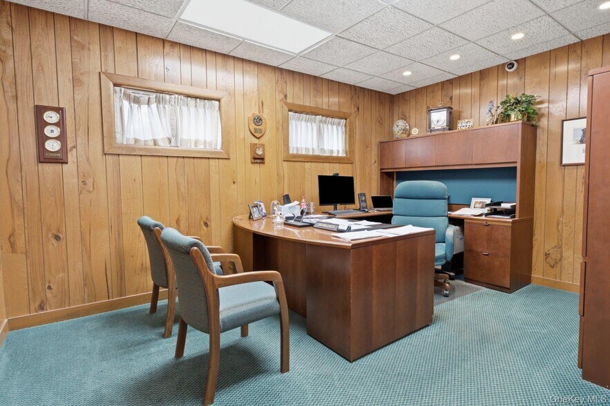 More Photos Of 225 Howell Ave, Riverhead Office For Sale