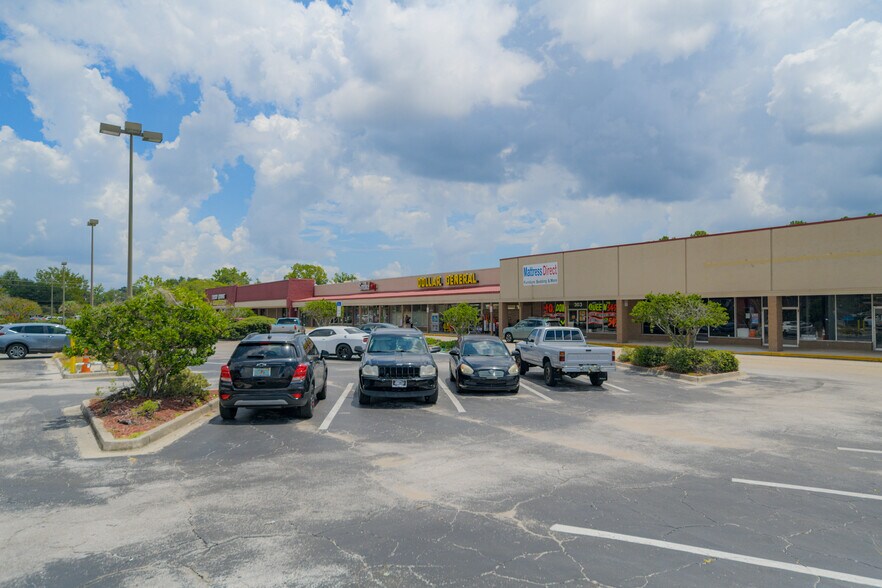 More Photos Of 291-311 Blanding Blvd, Orange Park General Retail For Lease