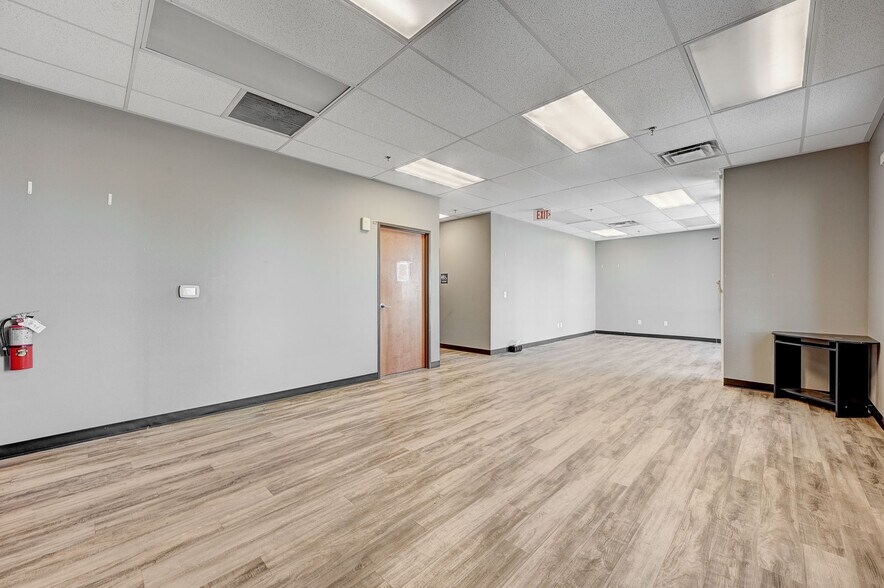 More Photos Of 3908 Civic Center Dr, North Las Vegas Distribution For Lease