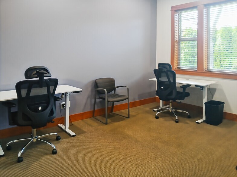 More Photos Of 3559 National Dr, Medford Coworking Space