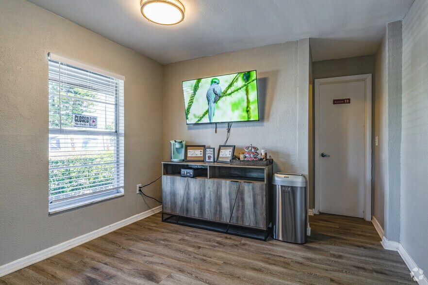 More Photos Of 1505 W 25th St, Sanford Apartments For Sale