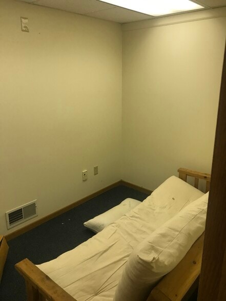 More Photos Of 227 N Jefferson St, New Castle Medical For Sale