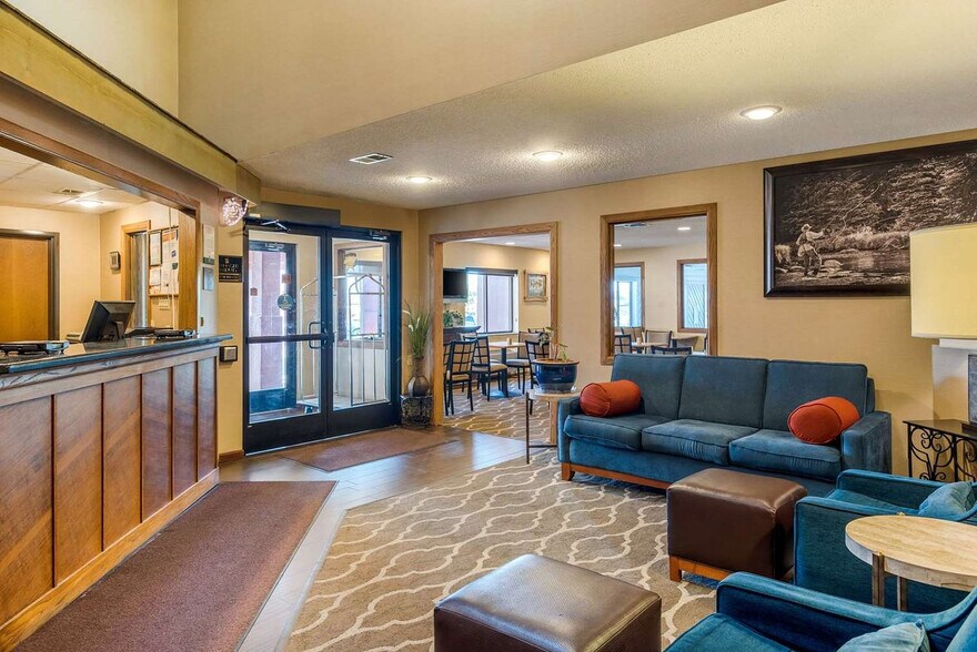 More Photos Of 670 Eagleridge Blvd, Pueblo Hotel For Sale