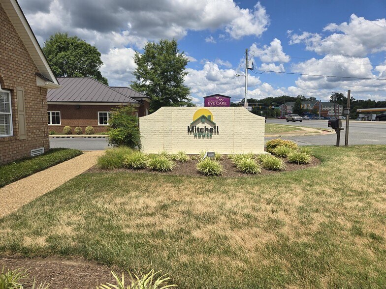 More Photos Of 621 Warrenton Rd, Fredericksburg Office For Sale