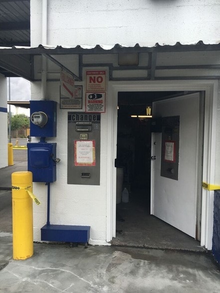 More Photos Of 3550 Cambridge St, Las Vegas Carwash For Sale