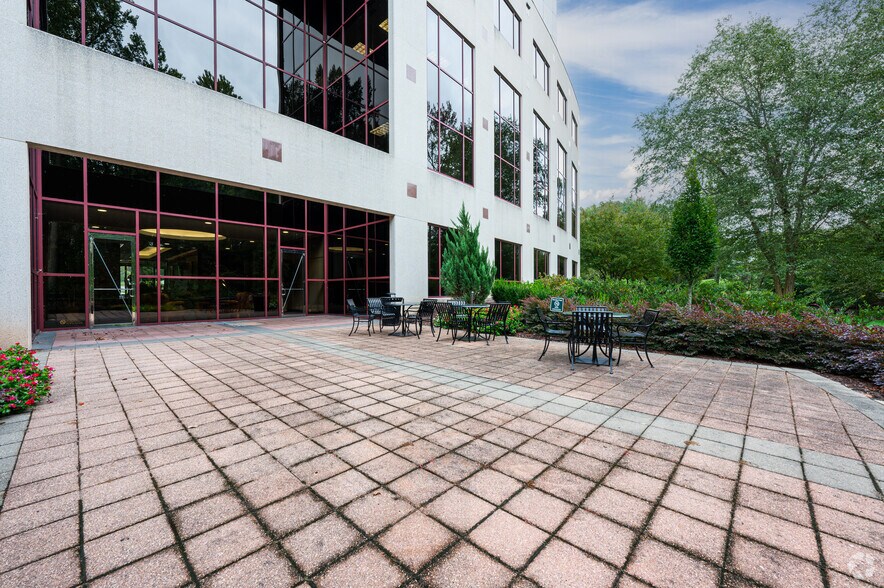 More Photos Of 7501 Boulder View Dr, North Chesterfield Unknown For Lease