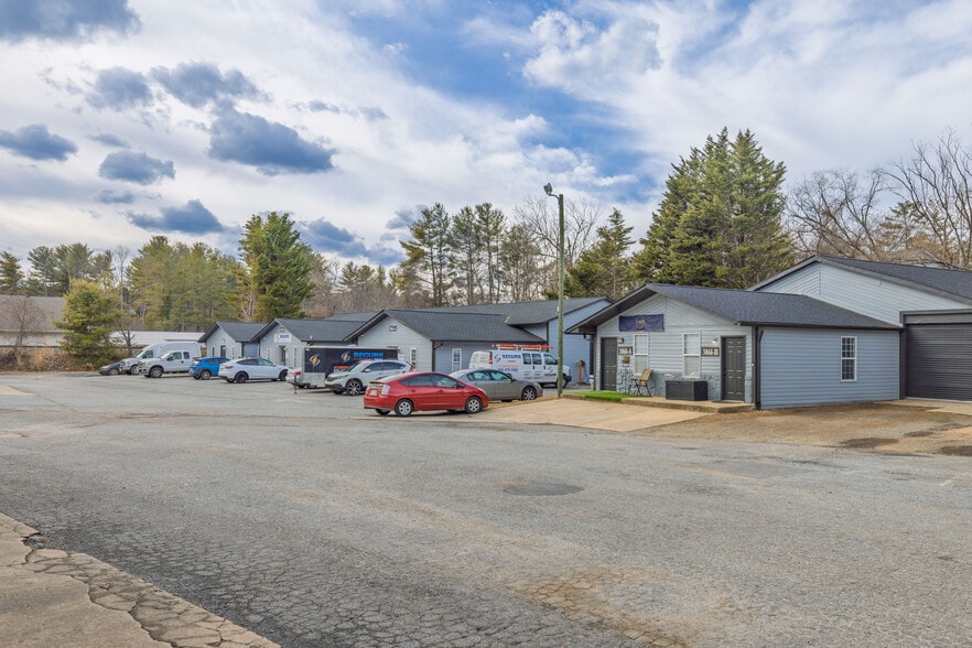 More Photos Of 3865 Sweeten Creek Rd, Arden Light Distribution For Lease