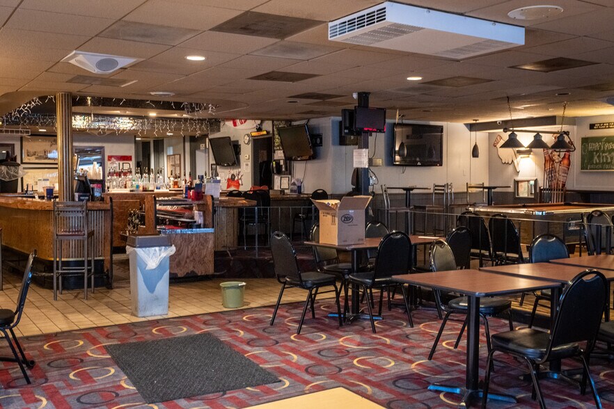 More Photos Of 3490 12 Mile Rd, Berkley General Retail For Sale