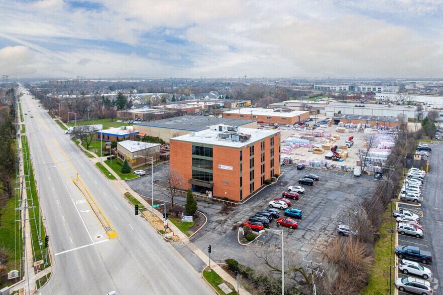 More Photos Of 605 E Algonquin Rd, Arlington Heights Medical For Lease