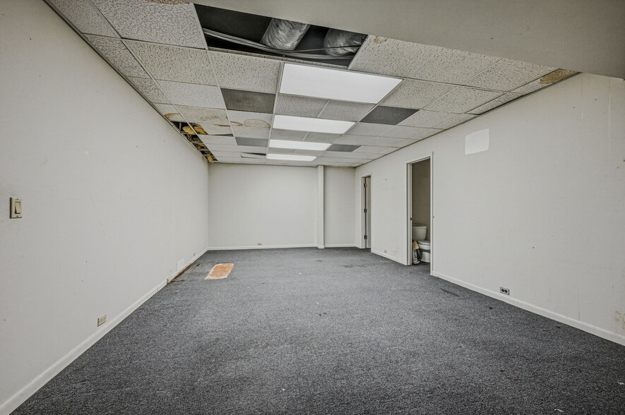 More Photos Of 1A Trolley Sq, Wilmington Storefront For Lease