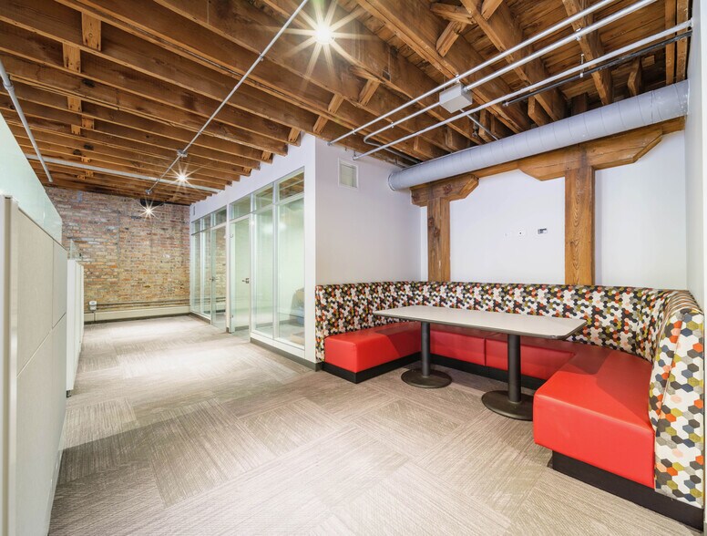 More Photos Of 400 W Erie St, Chicago Loft Creative Space For Lease