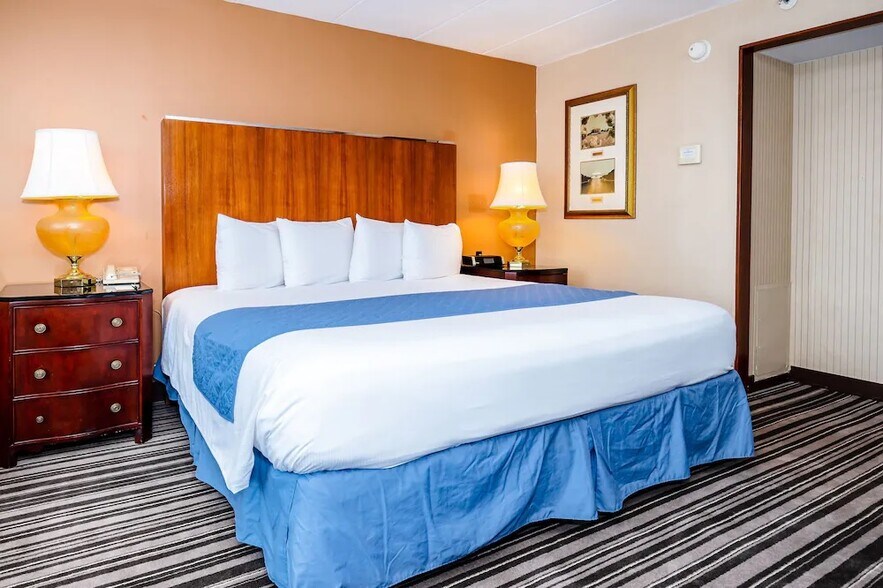 More Photos Of 8500 Annapolis Rd, New Carrollton Hotel For Sale