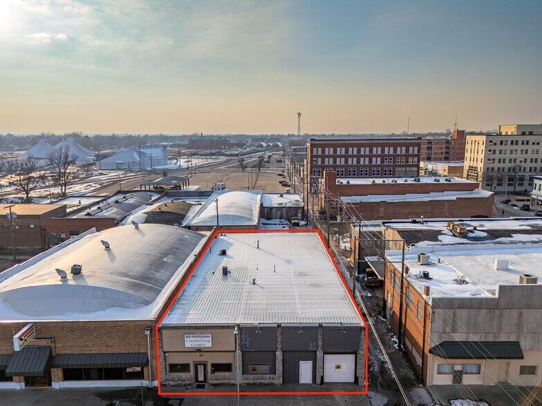 Primary Photo Of 116-118 S Union Ave, Shawnee Showroom For Sale