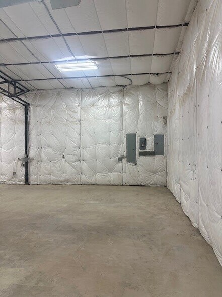 More Photos Of 2703 Marshall St, Fort Worth Warehouse For Sale