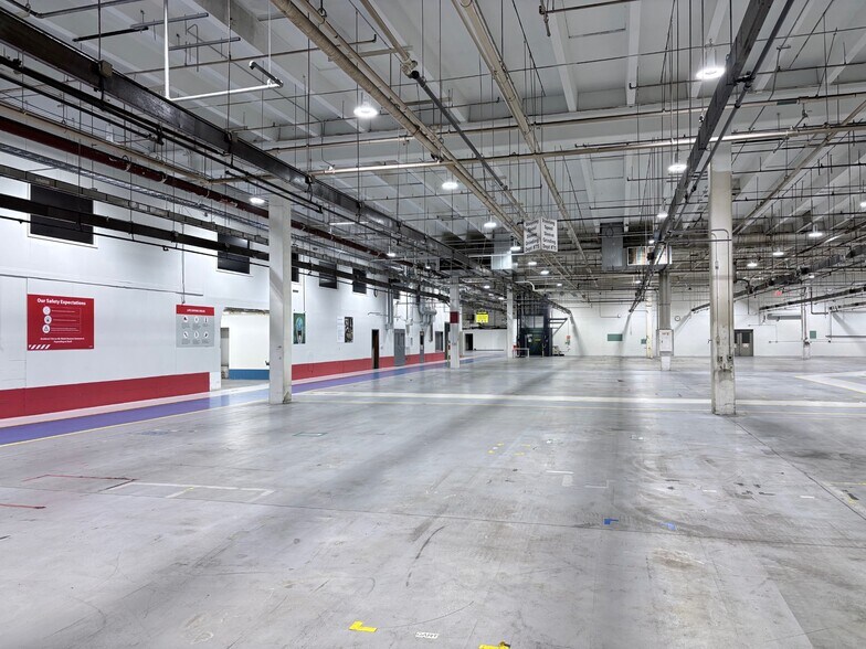 More Photos Of 14900 Technology Dr, Eden Prairie Manufacturing For Sale