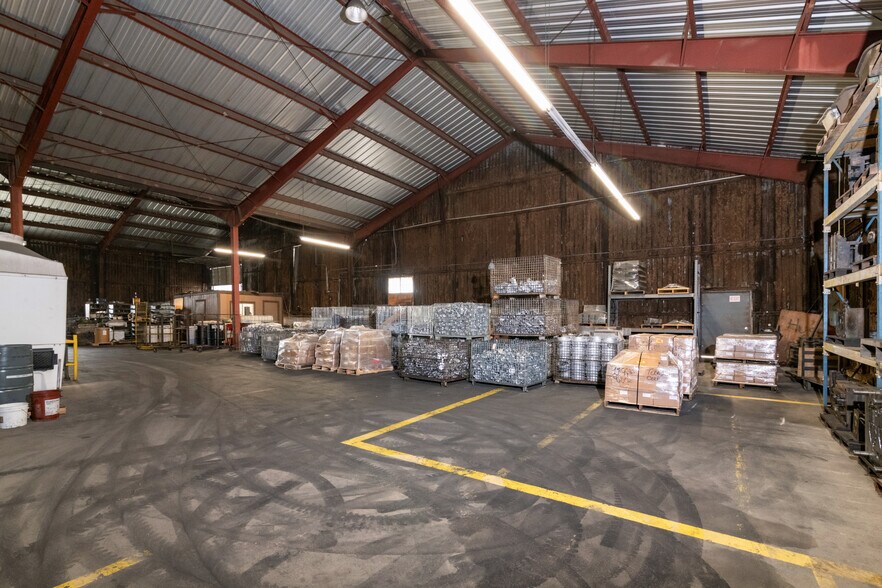 More Photos Of 400 E Vickery Blvd, Fort Worth Warehouse For Lease