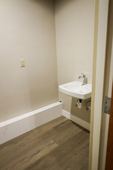 More Photos Of 200 Brookstown Ave, Winston-Salem Loft Creative Space For Lease