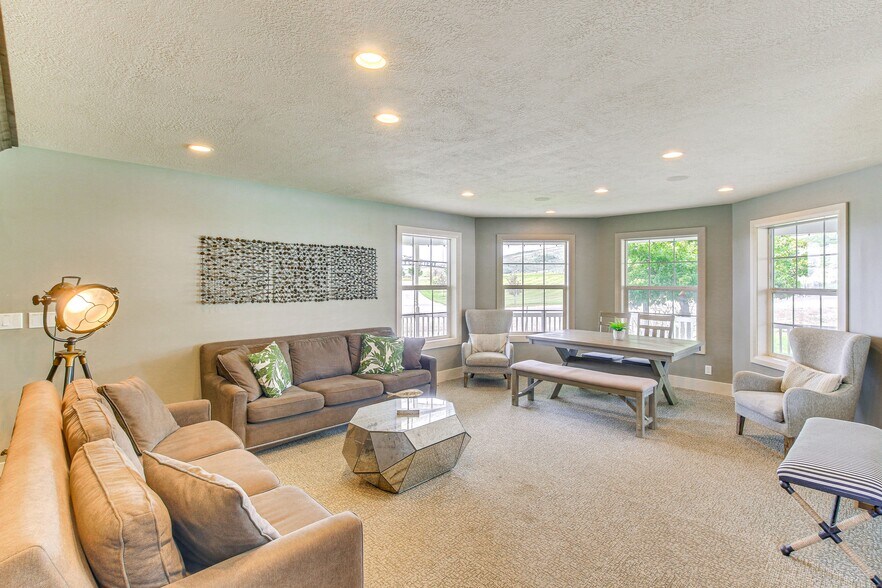 More Photos Of 40 Christa Circle cir, Garden City Specialty For Sale