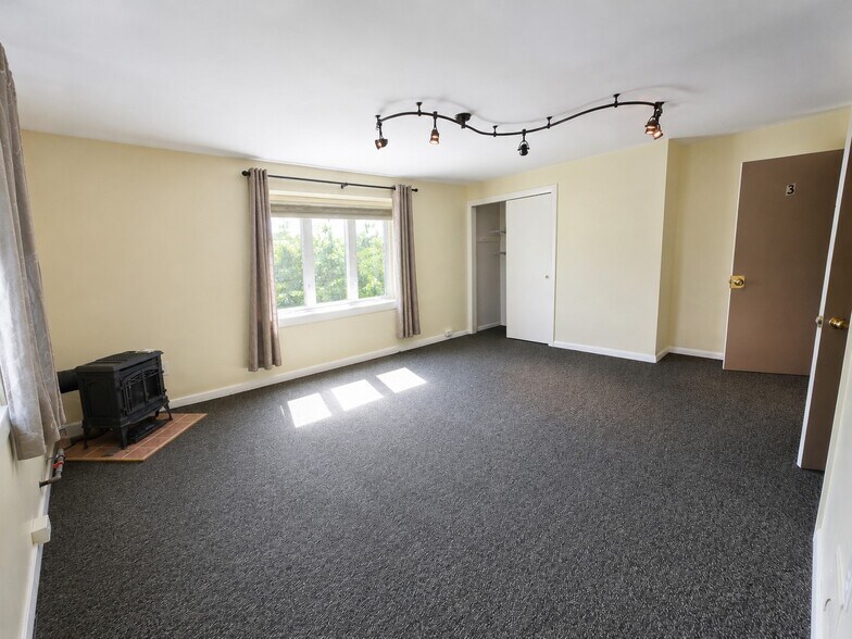 More Photos Of 6 Daniel Webster Hwy, Nashua Office For Lease