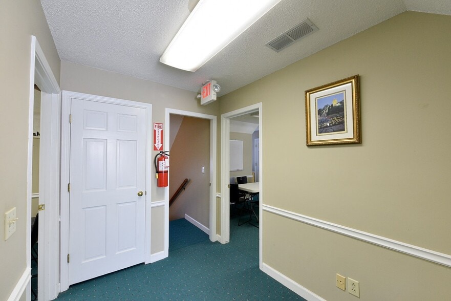 More Photos Of 2601 Sandy Plains Rd, Marietta Office For Sale