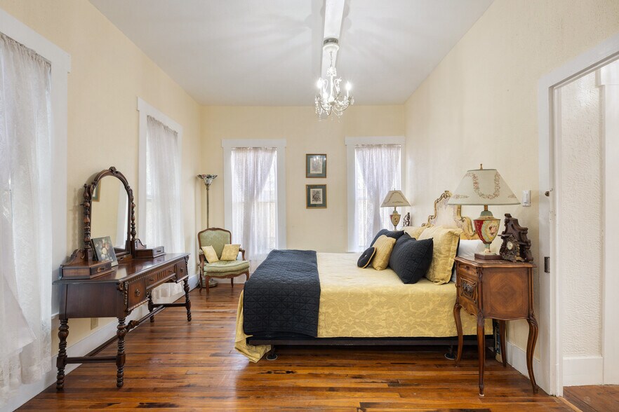 More Photos Of 201 Nugent Ave ave, Johnson City Hotel For Sale