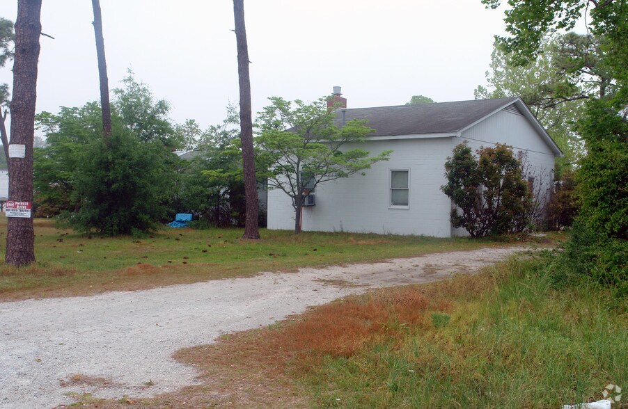 More Photos Of 408 Village Rd NE, Leland Office Residential For Sale